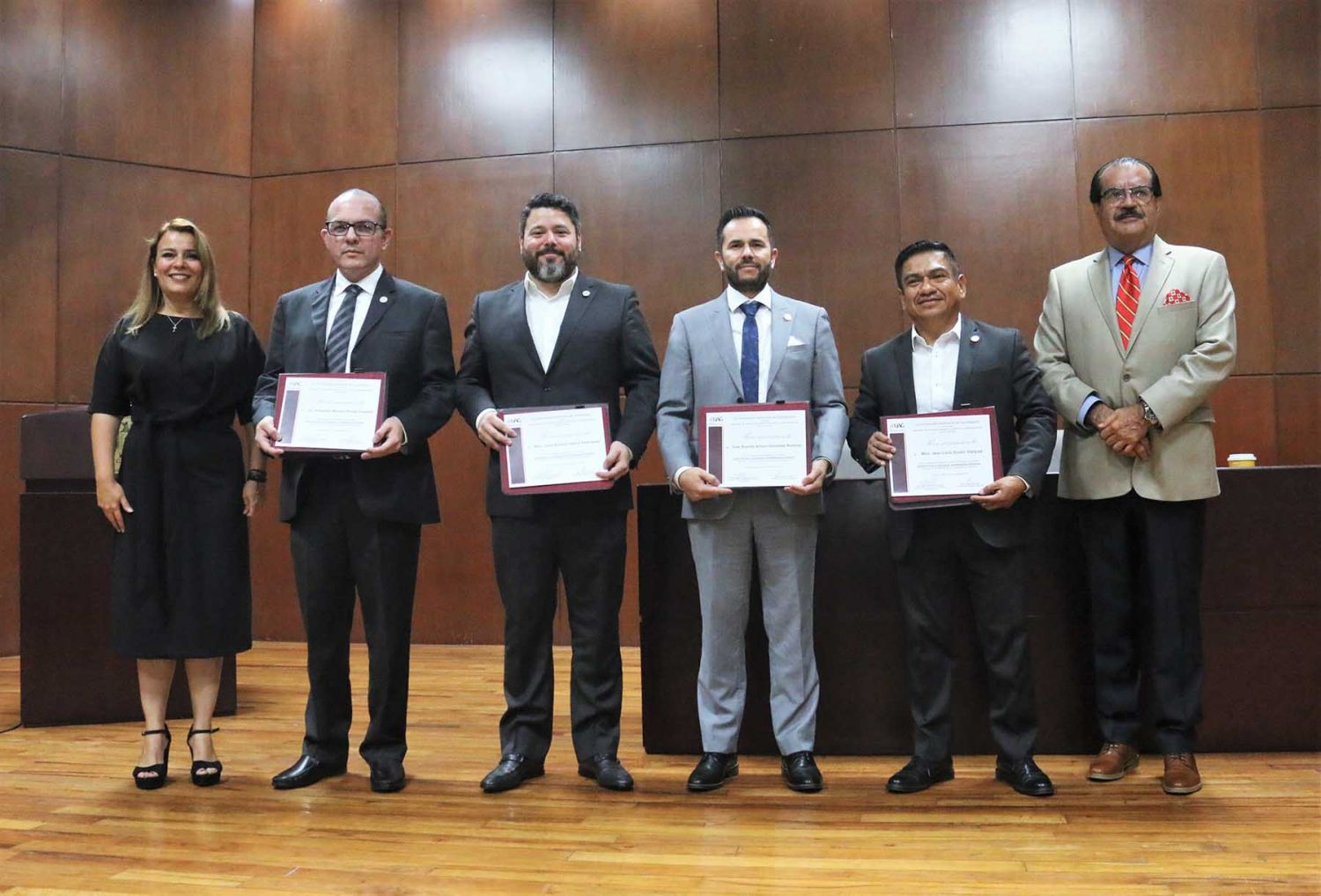 Destacados Egresados De Derecho Comparten Experiencias Profesionales ...