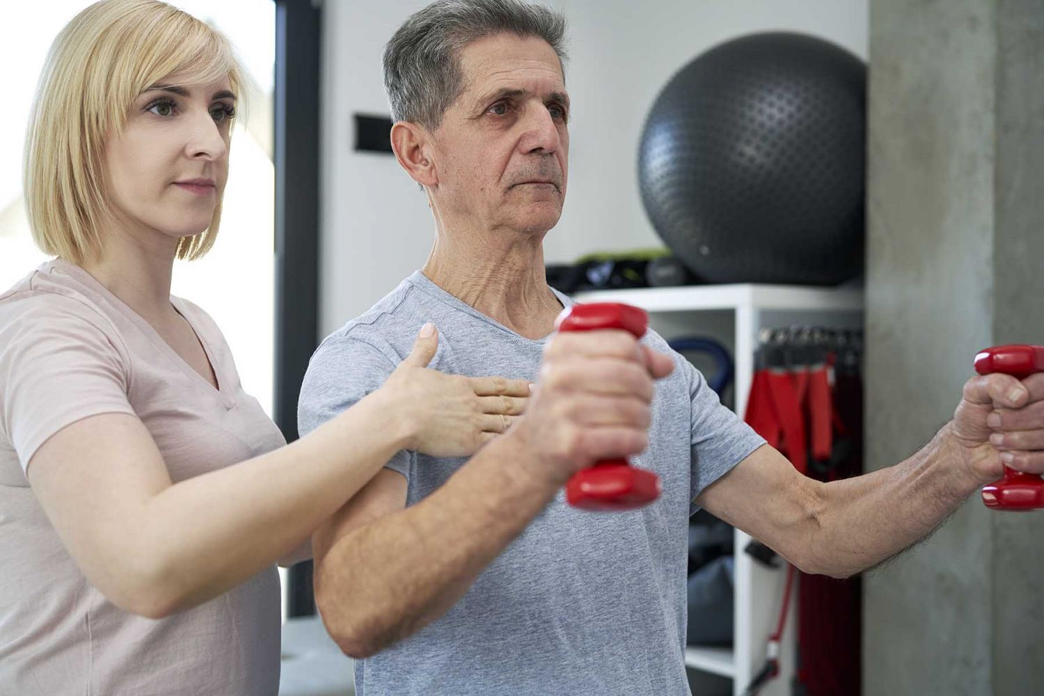 Cómo Elegir El Equipo De Fisioterapia Adecuado Para Tu Clínica, Sanamed